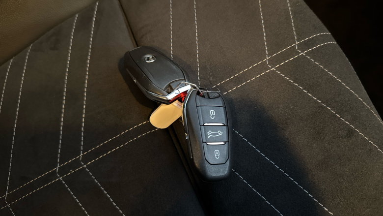 Vauxhall Grandland 1.5 Turbo D Ultimate 5dr Auto Diesel Hatchback